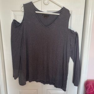 4/$30- Love & Legend Cold Shoulder Top
